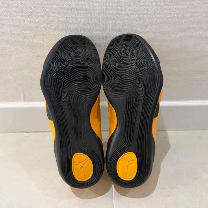 [BUNJANG] Nike Kobe 9 Bruce Lee Colorway Sneakers / 나이키 코비 9 브루스 리 컬러 255