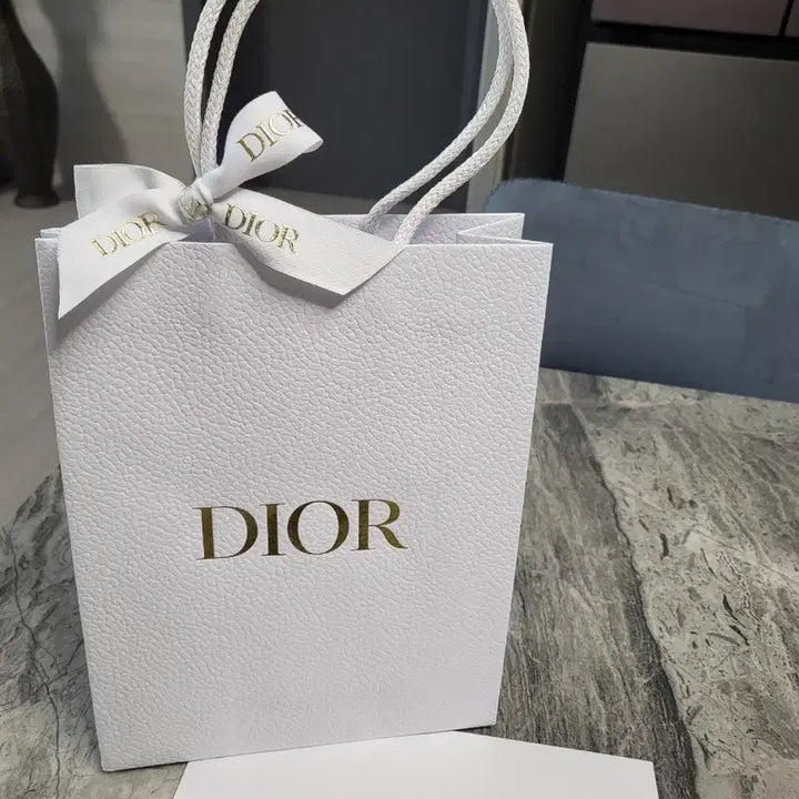 [BUNJANG] Dior Shopping Bag & Ribbon / 디올 쇼핑백 & 리본
