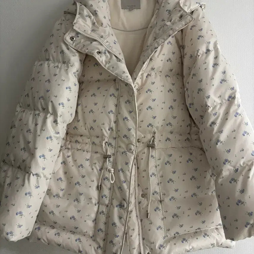 [SOLD OUT] Celebshop 꽃무늬 패딩 아이보리