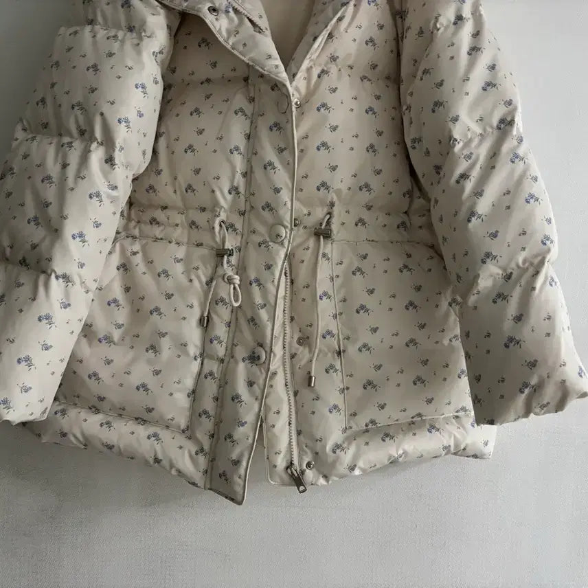 [SOLD OUT] Celebshop 꽃무늬 패딩 아이보리