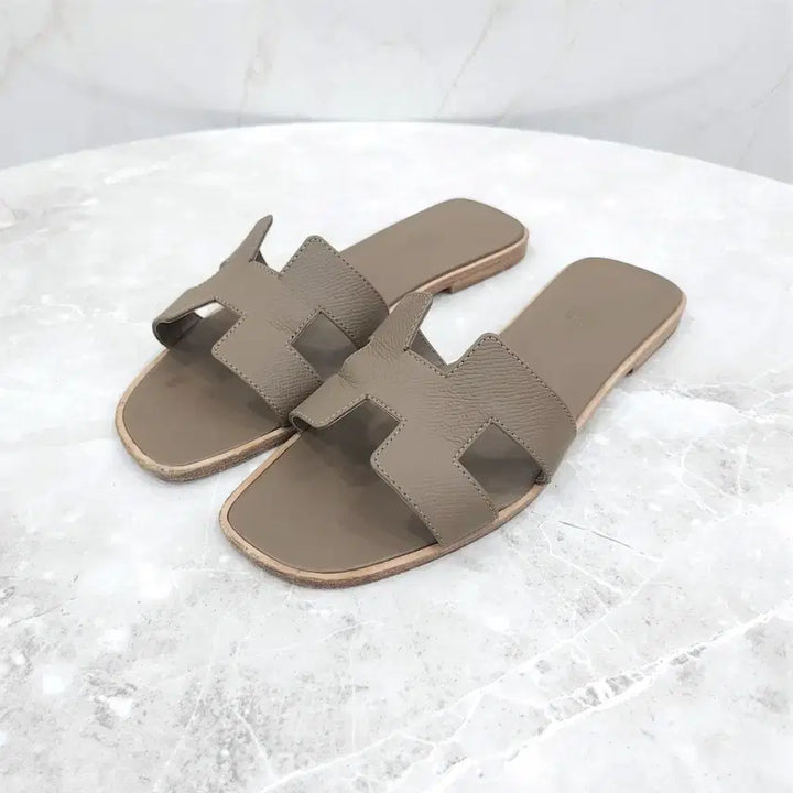 [BUNJANG] Hermes Etoupe Oran Sandals Slippers / 38.5 / 에르메스 에토프 오란 샌들 슬리퍼