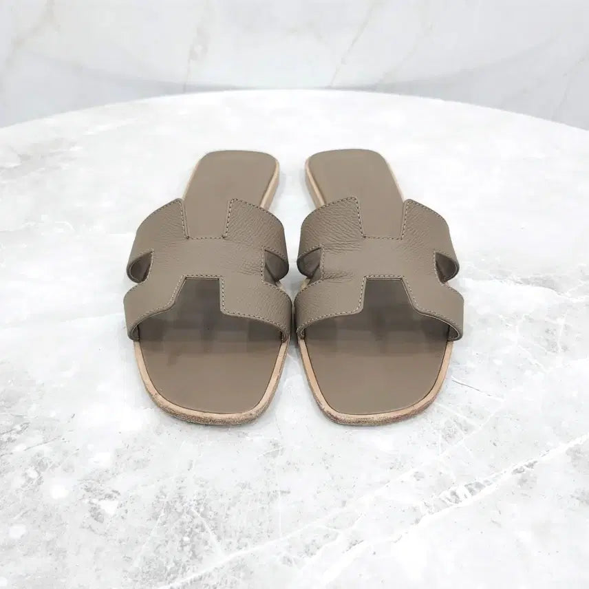 [BUNJANG] Hermes Etoupe Oran Sandals Slippers / 38.5 / 에르메스 에토프 오란 샌들 슬리퍼