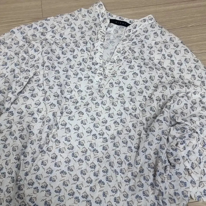 [BUNJANG] Kiena Floral Print Blouse / 키에나 플라워 프린트 블라우스(실측)