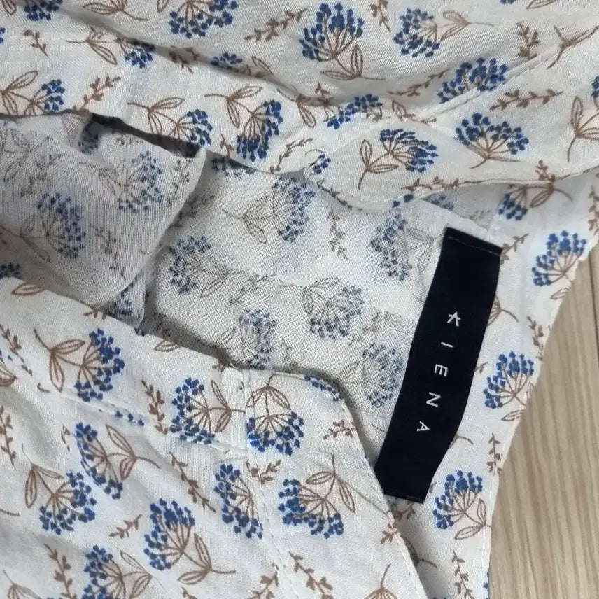 [BUNJANG] Kiena Floral Print Blouse / 키에나 플라워 프린트 블라우스(실측)