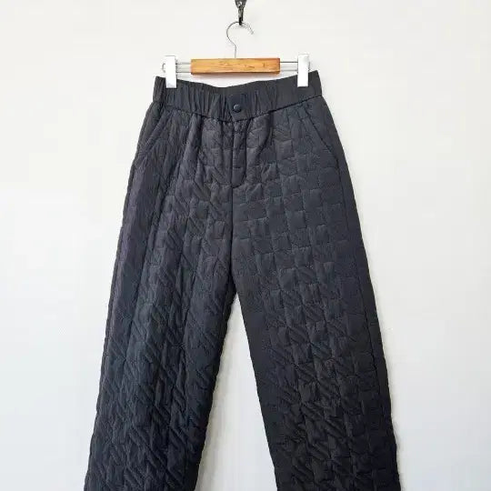 [BUNJANG] Black Quilted Pants / 블랙 퀼팅 팬츠