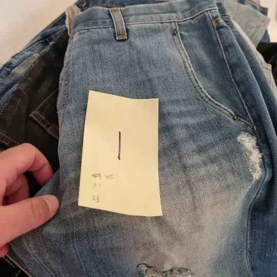 [BUNJANG] Dolce & Gabbana Washed Denim Jeans / 돌체앤가바나 데미지 워싱 청바지