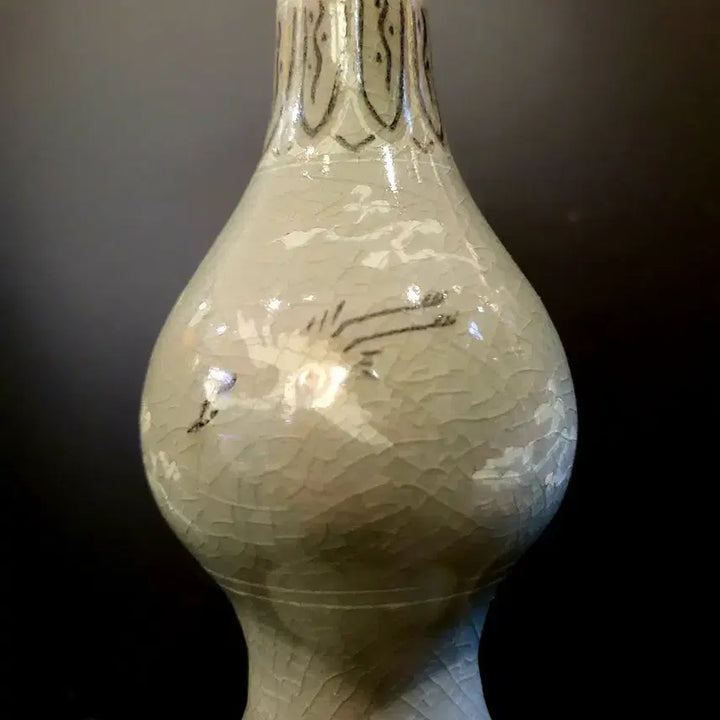 [BUNJANG] Celadon Inlaid Crane and Bamboo Vase / 청자 상감 운학 대죽문 호로병