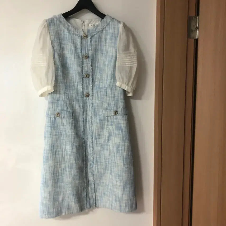 [BUNJANG] It Misha Seethrough Volume Puff Sleeve Tweed Glitter Pearl Dress / 잇미샤 21년 시스루 볼륨 퍼프 소매 트위드 글리터 펄 원피스 하객룩반팔