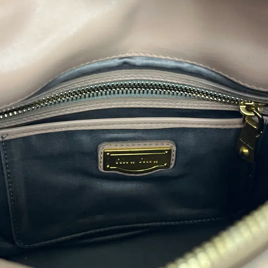 [BUNJANG] Miu Miu Lambskin Pink Handbag / 미우미우 램스킨 핑크 가방