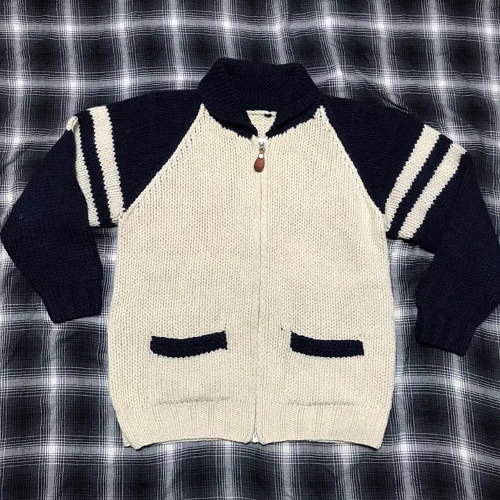 [BUNJANG] 90s Japan Navy Off-White Heavy Wool Cowichan Sweater / 재팬 90s 네이비 오프화이트 헤비 울 코위찬 마지막 할인