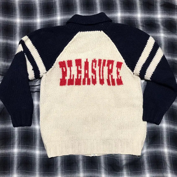 [BUNJANG] 90s Japan Navy Off-White Heavy Wool Cowichan Sweater / 재팬 90s 네이비 오프화이트 헤비 울 코위찬 마지막 할인