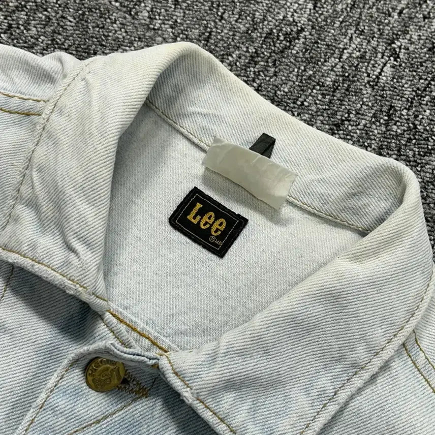 [BUNJANG] Lee Denim Trucker Jacket / Lee 데님 트러커 청자켓