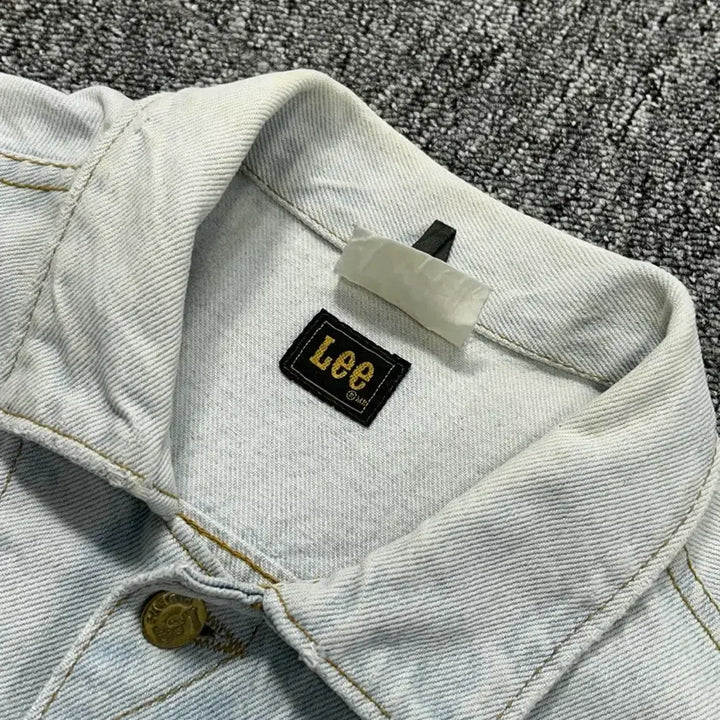 [BUNJANG] Lee Denim Trucker Jacket / Lee 데님 트러커 청자켓