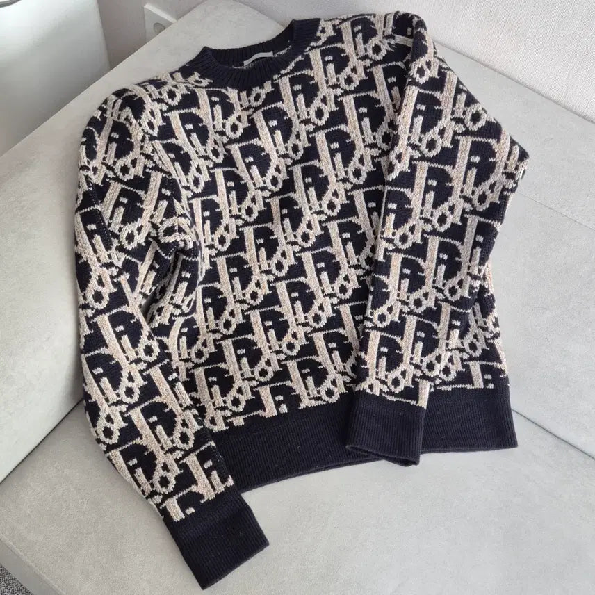 [BUNJANG] Dior Oblique Jacquard Knit Sweater (Size S) / 디올 오블리크 자카드 니트 스웨터 S사이즈