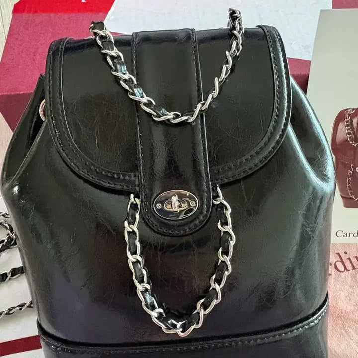 [BUNJANG] ATEEZ Hongjoong Cardinal Red Backpack / 카디널레드 하우아 블랙은장 백팩