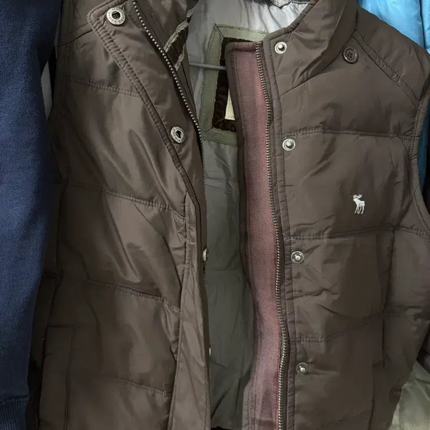 [BUNJANG] Abercrombie & Fitch Brown Padded Vest / 아베크롬비 패딩조끼 브라운 m