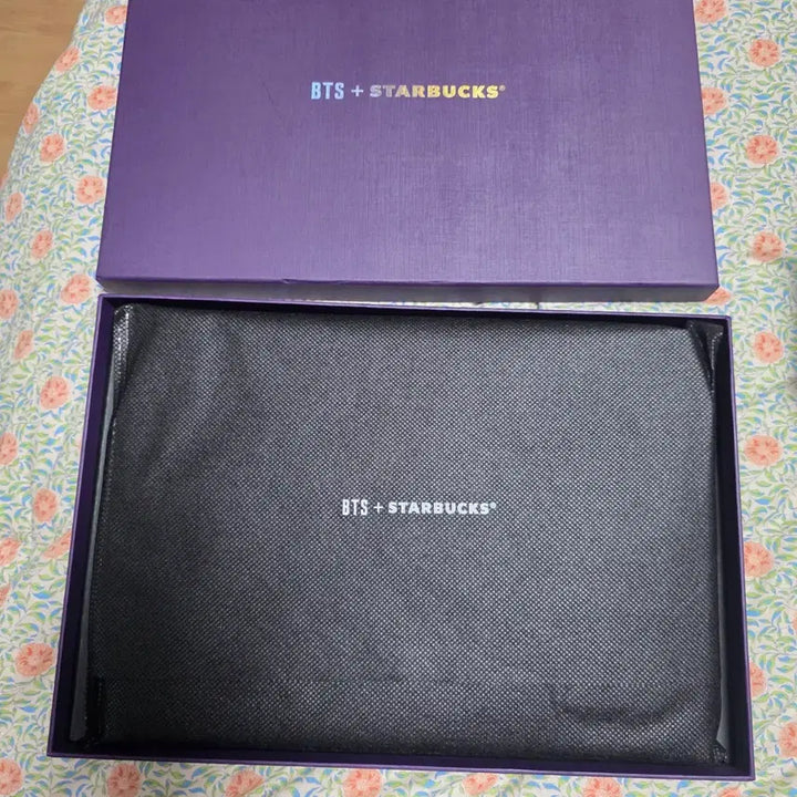 [BUNJANG] BTS Starbucks Collaboration Checkered Pouch / BTS 스타벅스 콜라보 체크 파우치