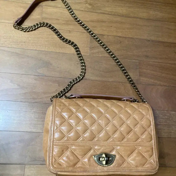 [BUNJANG] SJSJ Quilted Chain Crossbody Bag / sjsj 에스제이 퀼팅 체인 크로스백 택포25000
