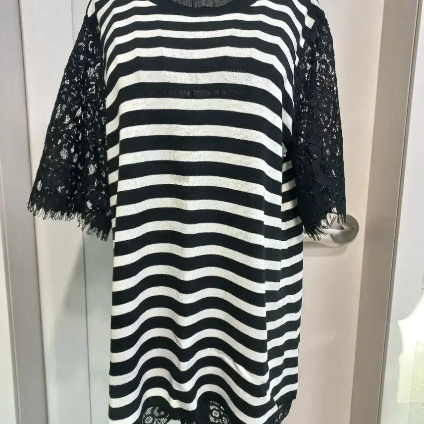 [BUNJANG] Striped Lace Trim Knit Top / 스트라이프 레이스 반팔 니트