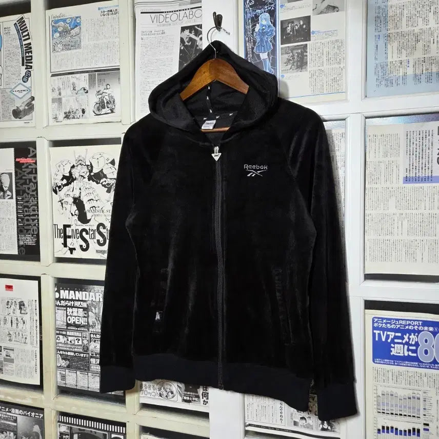 [BUNJANG] Reebok Silver Logo Black Velvet Hoodie / 리복 실버 로고 블랙 벨벳 후드집업