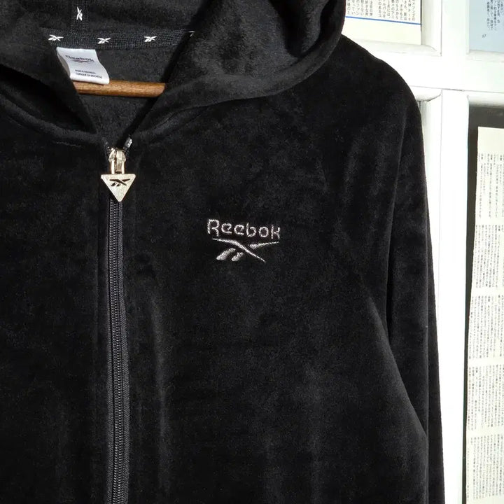 [BUNJANG] Reebok Silver Logo Black Velvet Hoodie / 리복 실버 로고 블랙 벨벳 후드집업