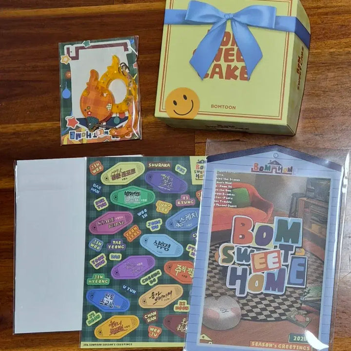 [SOLD OUT] 주의 평화 주평 봄툰 홈파티 시그 인화사진 특전 월구 백클업