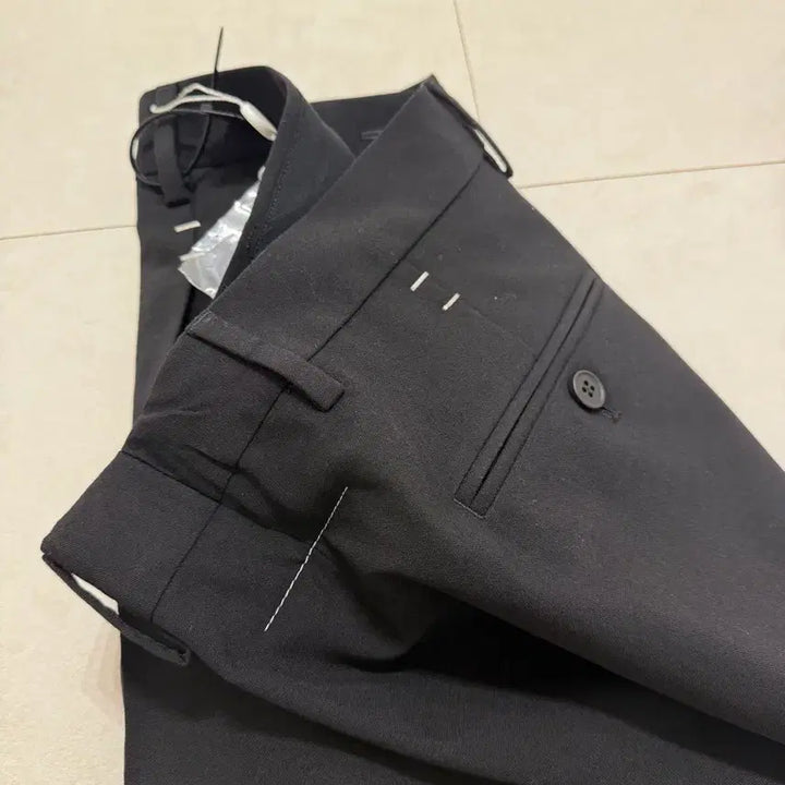 [BUNJANG] MM6 Maison Margiela Stapled Wool Trousers / (새제품) MM6 메종 마르지엘라 스테이플드 울 트라우저 48