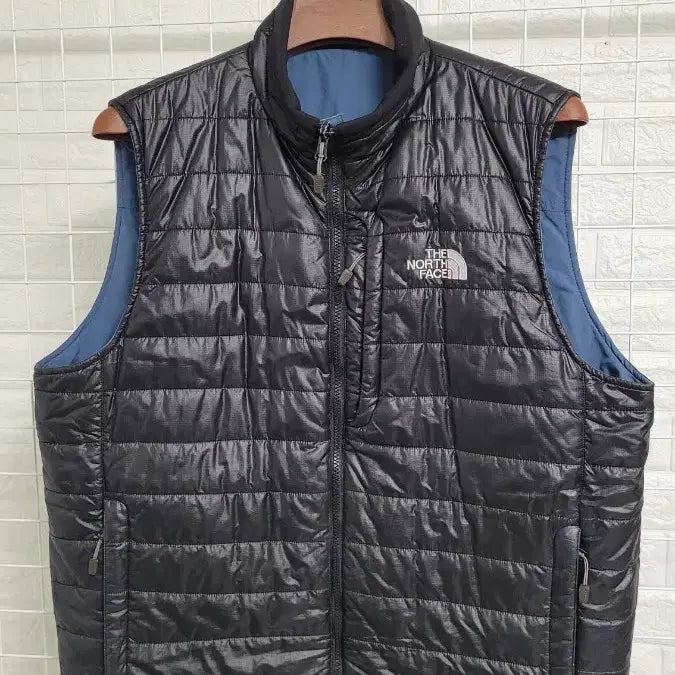 [BUNJANG] The North Face Goldwin Korea PrimaLoft Padded Vest XL / [105]노스페이스 골드윈코리아 양면 프리마로프트 패딩조끼 황금XL
