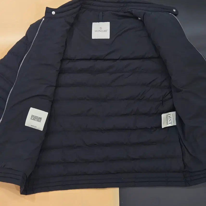 [BUNJANG] Moncler Men's Lightweight Padded Jacket / 몽클레어 남성 경량 패딩 자켓