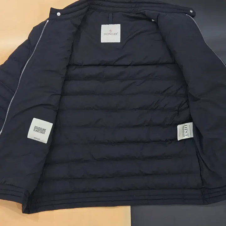 [BUNJANG] Moncler Men's Lightweight Padded Jacket / 몽클레어 남성 경량 패딩 자켓