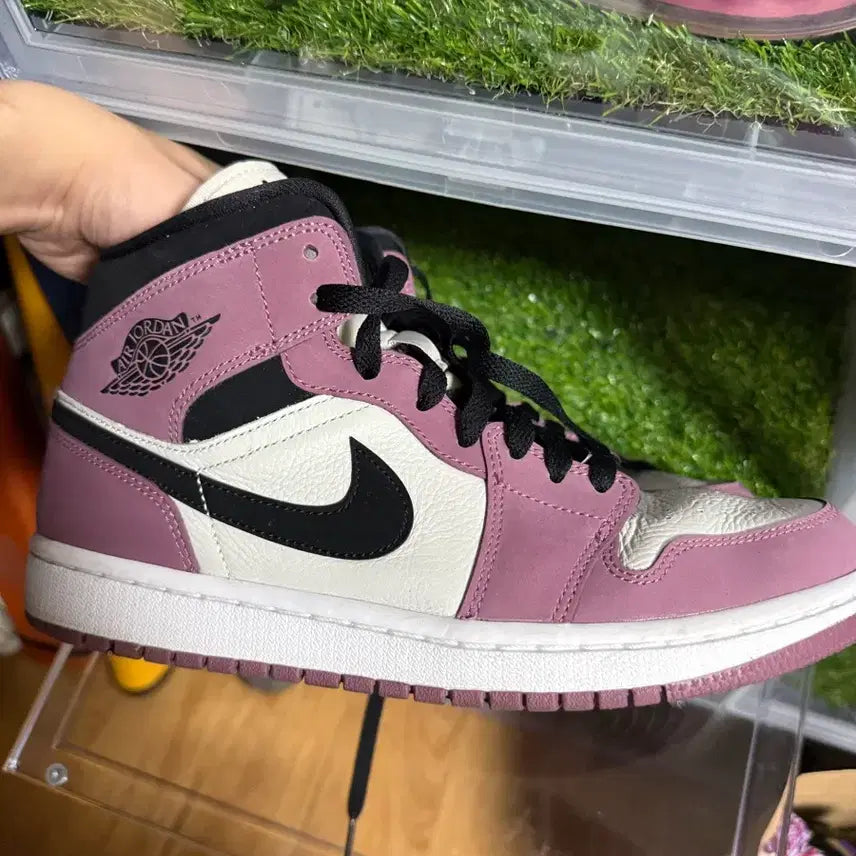 [BUNJANG] Jordan 1 Mulberry Sneakers / 조던1 멀베리 W265