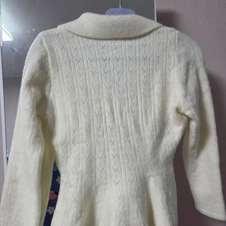 [BUNJANG] Ivory Pearl Button Knit Cardigan / (새상품)아이보리 진주 버튼 니트 가디건