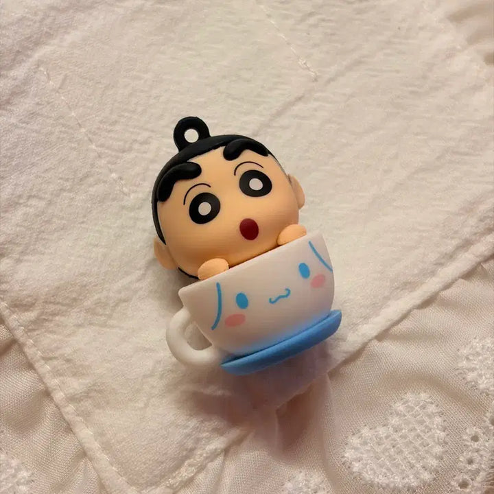 [BUNJANG] Ediya Crayon Shin-chan Cinnamoroll Magnet / 이디야 짱구 시나모롤 마그넷