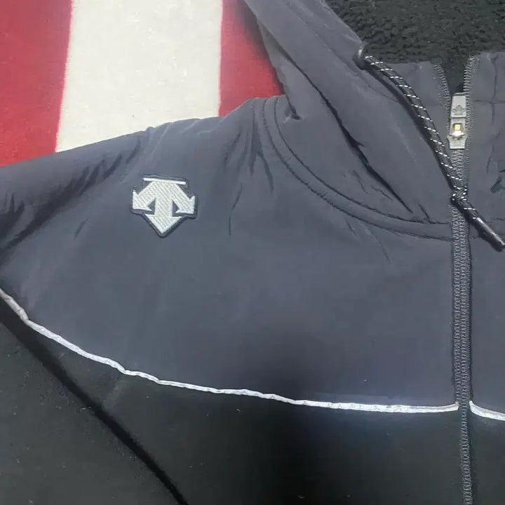 [BUNJANG] Descente Canada Inspired Fleece Jacket / 데상트 캐나다 인스파이어드 후리스