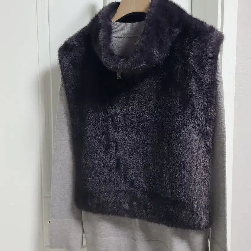 [BUNJANG] Eco Fur Side Slit Vest / <새상품> 에코퍼 옆트임 베스트