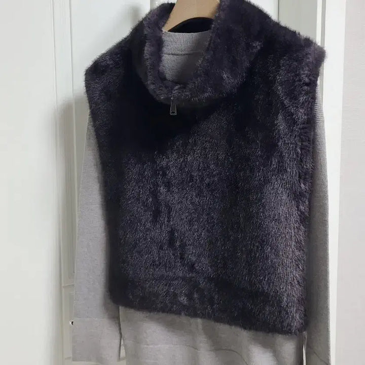 [BUNJANG] Eco Fur Side Slit Vest / <새상품> 에코퍼 옆트임 베스트