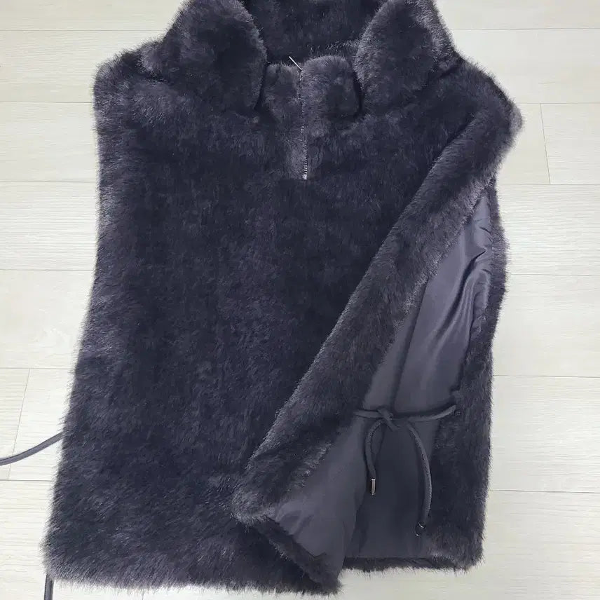 [BUNJANG] Eco Fur Side Slit Vest / <새상품> 에코퍼 옆트임 베스트