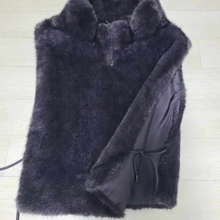 [BUNJANG] Eco Fur Side Slit Vest / <새상품> 에코퍼 옆트임 베스트