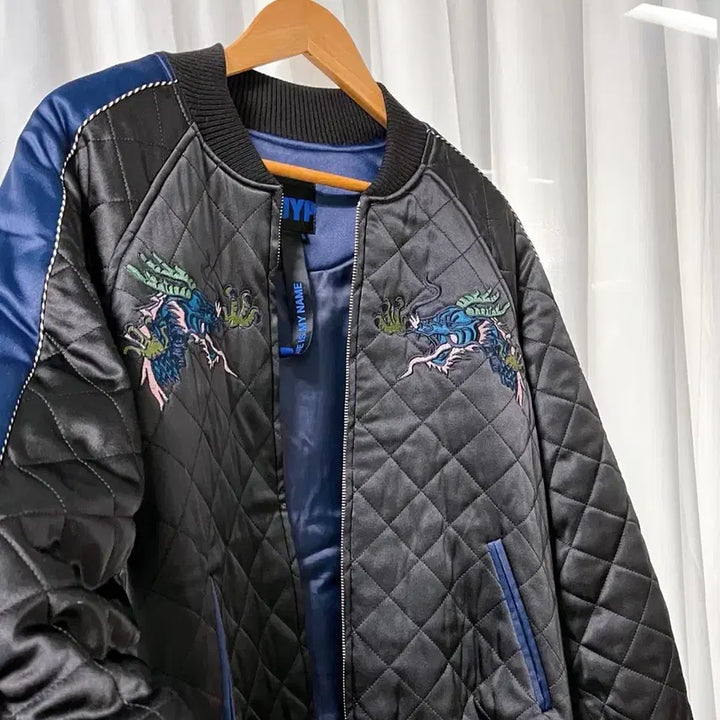[BUNJANG] SJYP Embroidered Souvenir Jacket / SJYP 자수 스카잔(정품)