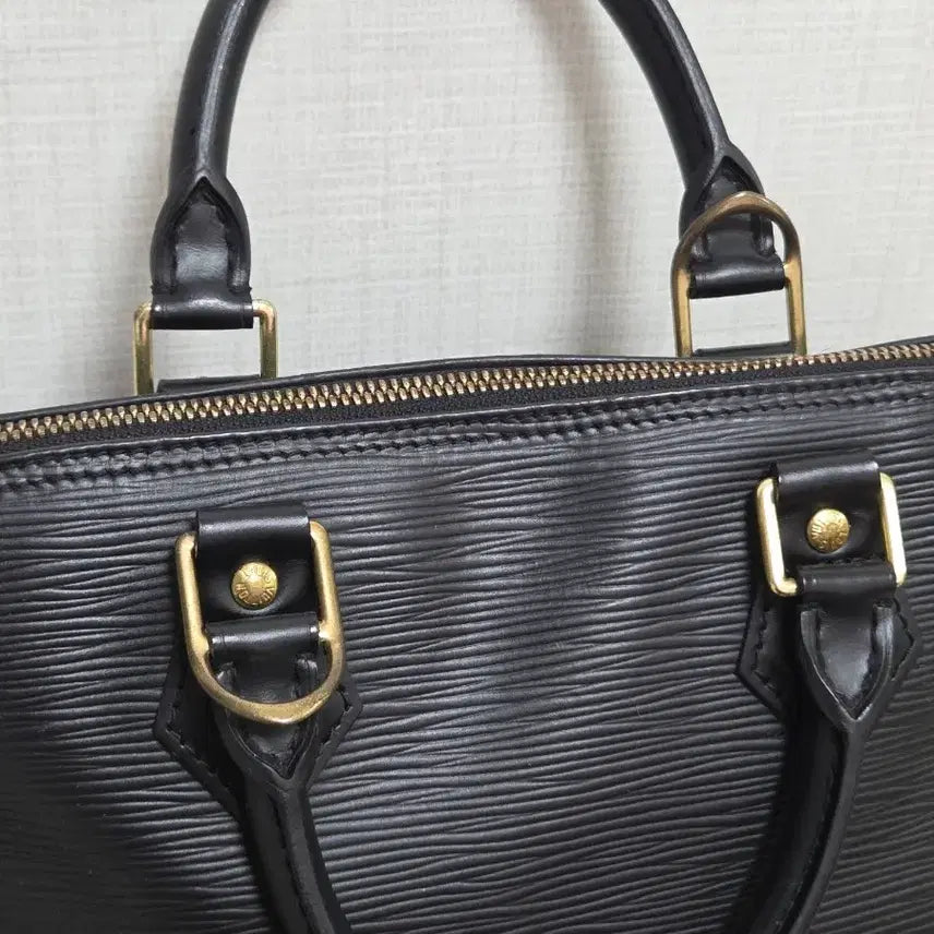 [BUNJANG] Louis Vuitton Alma PM Epi Leather Tote Bag / [루이비통] 알마 PM / 에삐 블랙 / 클래식 토트백