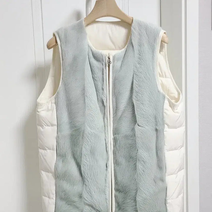 [BUNJANG] Goat Fur Goose Down Reversible Vest / 고트 퍼 배색 구스다운 베스트