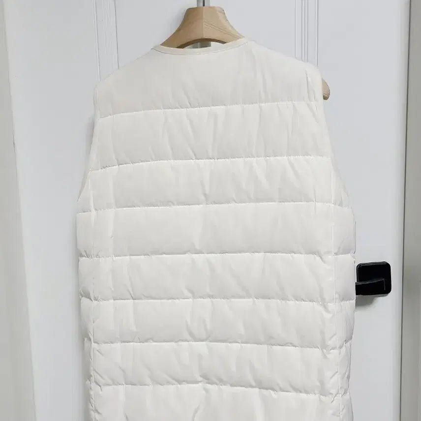 [BUNJANG] Goat Fur Goose Down Reversible Vest / 고트 퍼 배색 구스다운 베스트