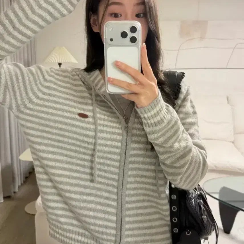 [BUNJANG] Wednesday Oasis Stripe Knit Hooded Zip-Up / 웬즈데이오아시스 스트라이프 니트 후드집업