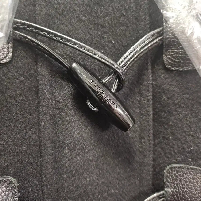 [BUNJANG] Burberry Brit Hooded Black Duffle Coat (Double) 55 Size / 버버리 브릿 후드 블랙 더플(더블)코트 55사이즈
