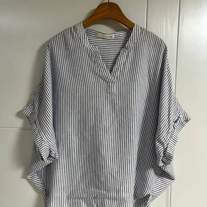 [BUNJANG] Vintage Striped Linen Blend Blouse / (일본 수입 빈티지)셔츠 블라우스 가오리핏 스트라이프 린넨 삼 레이온
