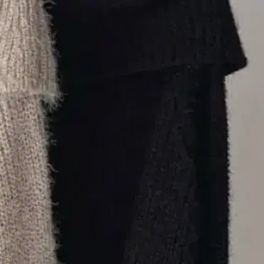 [BUNJANG] Avely Off-Shoulder Knit Top (Black) / 에이블리 오프숄더 니트 (블랙)