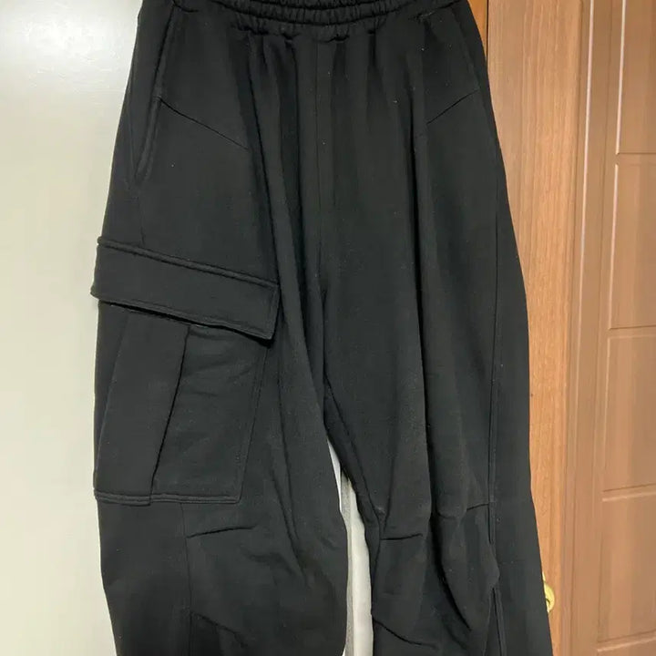 [BUNJANG] Archive Pafrumwhat Oversized Cargo Sweatpants / (2)파아카이브 파프롬왓 오버사이즈 카고 스웻팬츠 02