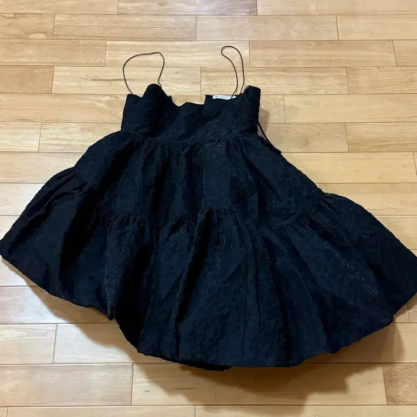 [BUNJANG] Cecilie Vanensen Demi Dress / 세실리에반센 데미 원피스 새상품