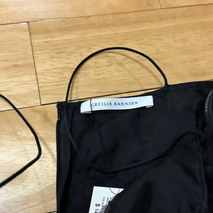 [BUNJANG] Cecilie Vanensen Demi Dress / 세실리에반센 데미 원피스 새상품