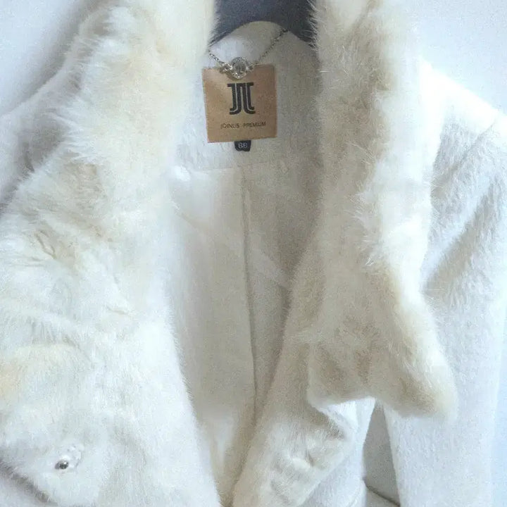 [BUNJANG] JOINUS Ivory Mink Coat / JOINUS 아이보리 천연밍크 코트